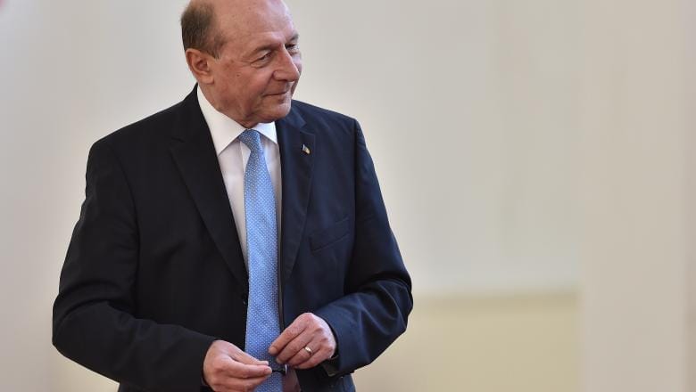 fostul presedinte traian basescu avertizeaza pe 28 septembrie seara putin si ai lui pot fi la granita romaniei 68c73fad700eb
