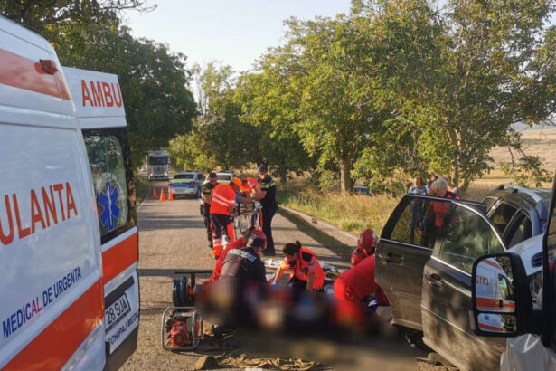 foto accident grav pe dn24c in botosani 21 persoane implicate 3 sunt resuscitate la fata locului planul rosu de interventie activat 68b7d94b8815c