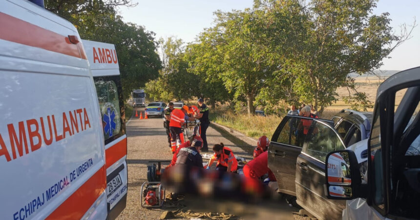 foto accident grav pe dn24c in botosani 21 persoane implicate 3 sunt resuscitate la fata locului planul rosu de interventie activat 68b7d94b8815c