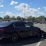 foto accident in parcarea auchan vivo implicate un bmw inmatriculat in constanta si o tesla din ucraina 68c533ed3895b