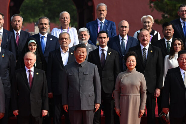 foto adrian nastase si viorica dancila s au fotografiat alaturi de dictatorii lumii xi jinping vladimir putin si kim jong un 68b7eadcee254
