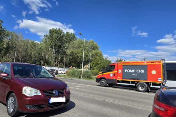 foto alerta la iesirea din costanta spre ovidiu pompierii intervin cu autospecialele de stingere si cele de prima interventie si comanda 68cd401589273