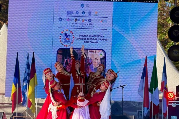foto ansamblul qarasu al udttmr medgidia a promovat folclorul tataresc la festivalul alfabetul convietuirii 68d03e90d053e