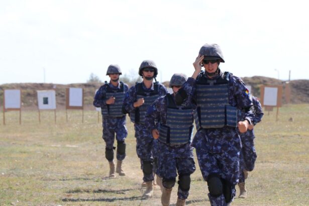 foto elevii de anul i ai scolii militare de maistri militari prima experienta de tragere in poligon 68d506d4874d6