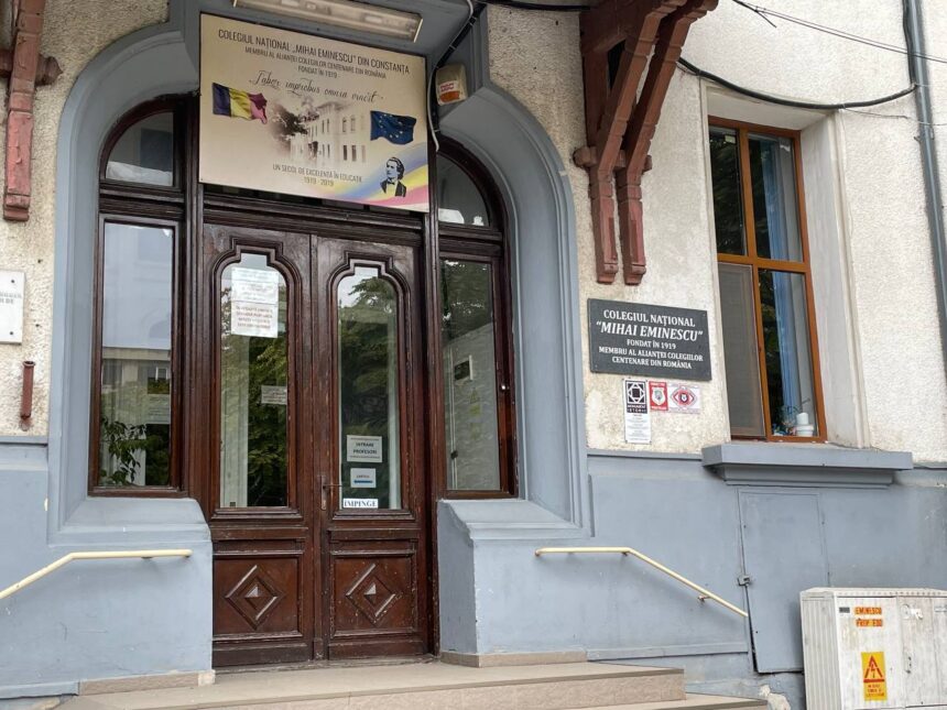 foto primarul chitac despre lucrarile de reabilitare de la colegiul mihail eminescu in circa doua saptamani elevii sunt asteptati in salile de clasa 68caea6cde7dc