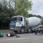 foto un moped s a lovit o betoniera accident la intersectia bulevardelor tomis cu aurel vlaicu zona vaporas 68ca8f0c025fb