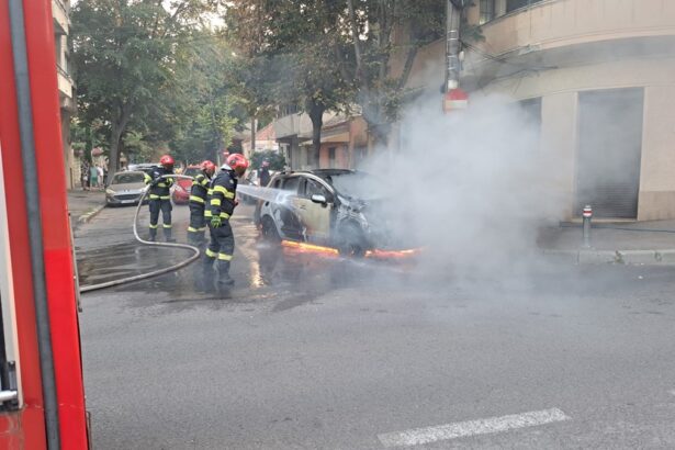 foto video arde o masina in constanta circulatia autobuzelor ratc a fost deviata temporar vezi aici noile trasee 68c05ae8f3ba6
