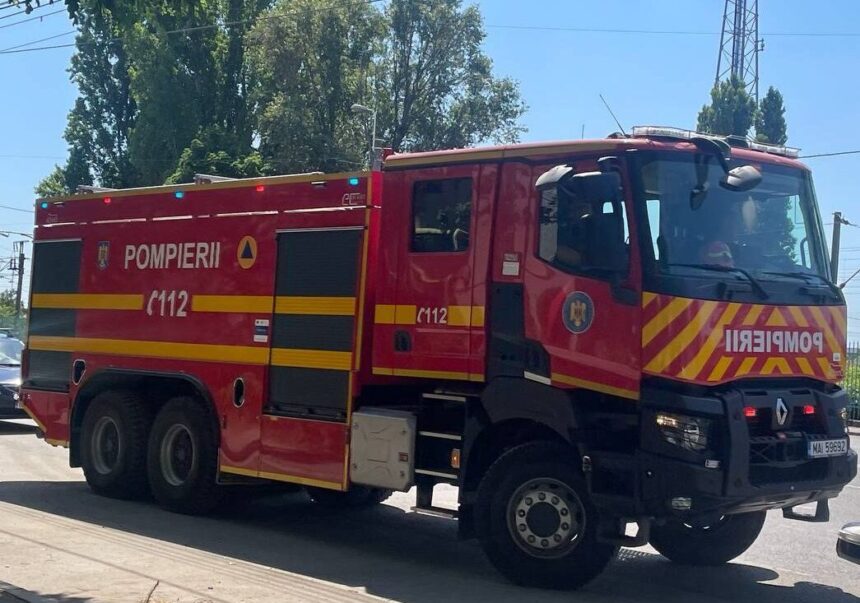 Arde o mașină în Constanța! Strada Ilarie Voronca, blocată. 1 foto video arde o masina in constanta strada ilarie voronca blocata 68c053e193f78