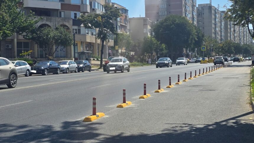 foto video dispar parcarile a inceput montarea separatoarelor de sens de bulevardul alexandru lapusneanu 68b821328e570