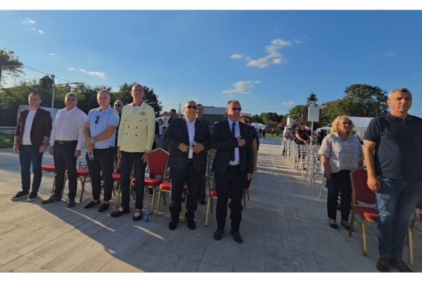 foto video liderul organizatiei judetene a psd constanta si o parte dintre primarii psd din judet prezenti la cumpana la deschiderea festivalului suberecului 68cd74ffbe8bd