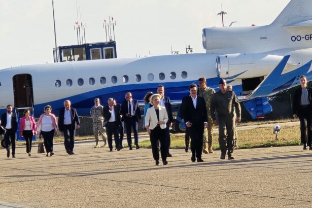 foto video presedintele comisiei europene ursula von der leyen la baza 57 aeriana mihail kogalniceanu romania este un aliat si un partener cheie pentru flancul nato 68b5ba07ccb40