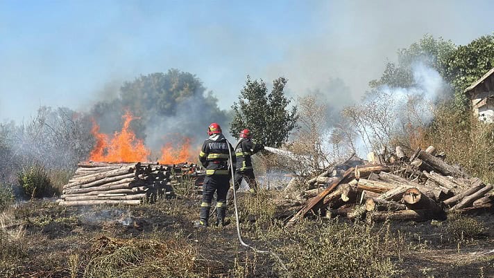 fotovideo incendii in localitatile vacareni si cataloi din judetul tulcea 68d157b6853ea