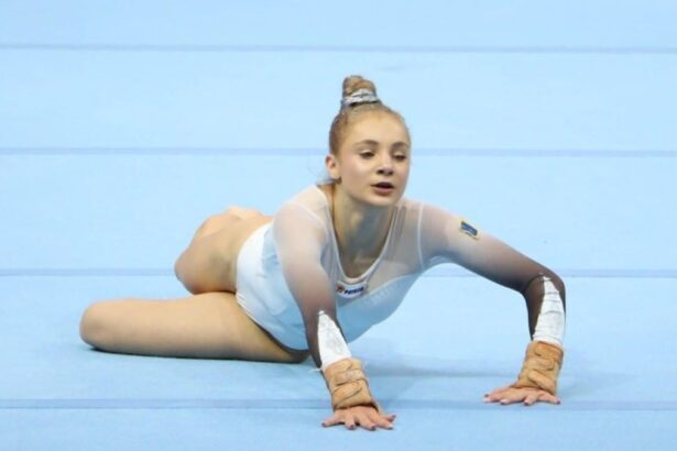 gimnasta de la csm constanta sabrina voinea lupta pentru medalii la cupa mondiala de la paris 68c1be29196d3
