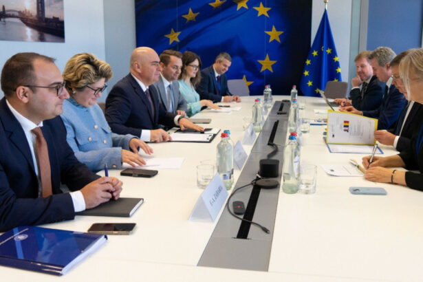 ilie bolojan mesaj de la bruxelles dupa intalnirea cu comisarul pentru economie vom continua sa lucram la reforme 68d13434dbd63