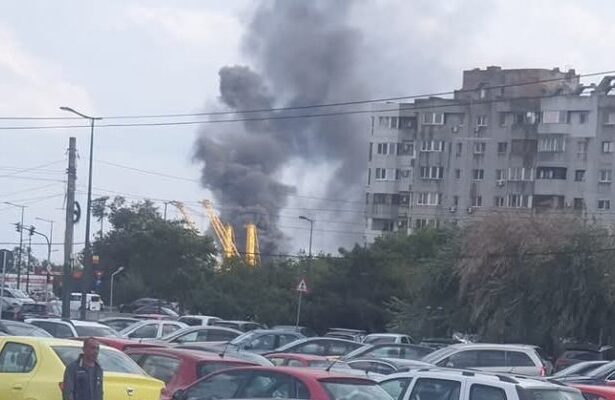 incendiu violent la o nava aflata la reparatii in santierul naval constanta 68dbd91c438ae