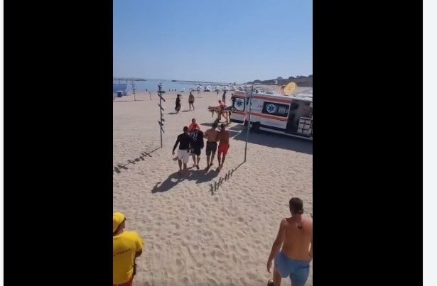 interventie de urgenta a salvamarilor din eforie dupa ce un turist a facut preinfarct 68b7fe0387283