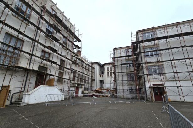 la colegiul mihai eminescu din constanta anul scolar a inceput cu scoala altfel si saptamana verde din cauza lucrarilor de reabilitare iata ce spune directorul unitatii de invatamant 68bfe6e50e963