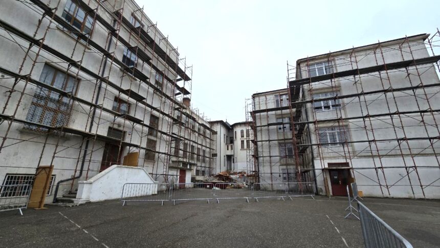 la colegiul mihai eminescu din constanta anul scolar a inceput cu scoala altfel si saptamana verde din cauza lucrarilor de reabilitare iata ce spune directorul unitatii de invatamant 68bfe6e50e963