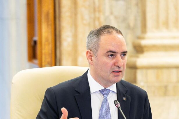 ministrul finantelor nu exclude majorarea tva la 25 pensiile si salariile asigurate pana la sfarsitul anului 68d629bc1446f