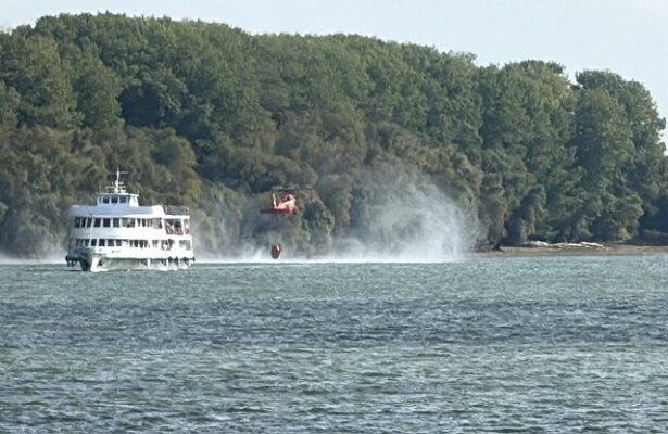 misiune de stingere a incendiului izbucnit ieri in zona sireasa din delta dunarii 68c30bf54afaf
