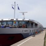 nava fluviala de pasageri maxima i escala in portul constanta 68d53e14bb288