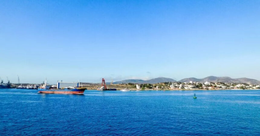 news alert doi romani au fost arestati in grecia pentru spionarea bazei navale salamis cea mai mare a marinei elene 68d26be160e39