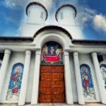 noapte de rugaciune la biserica ovidiu i vesmantul preacuvioasei parascheva de la iasi expus spre inchinare 68da7298b3e75