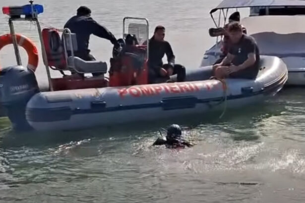 o masina a cazut in dunare la braila cu tot cu barca pe care o tracta isu intervine cu echipa de scafandri 68d7df960aa61