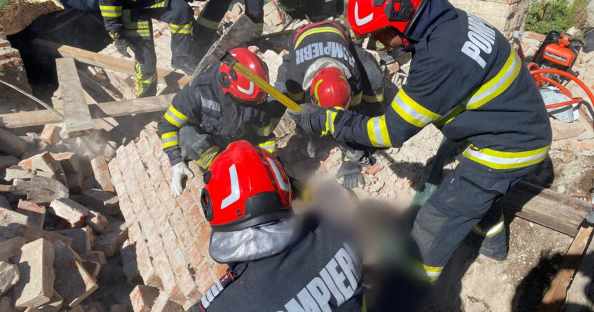 peretele unei case din campina a cazut peste doi barbati care faceau reparatii unul dintre ei a murit 68cbd467db0d6