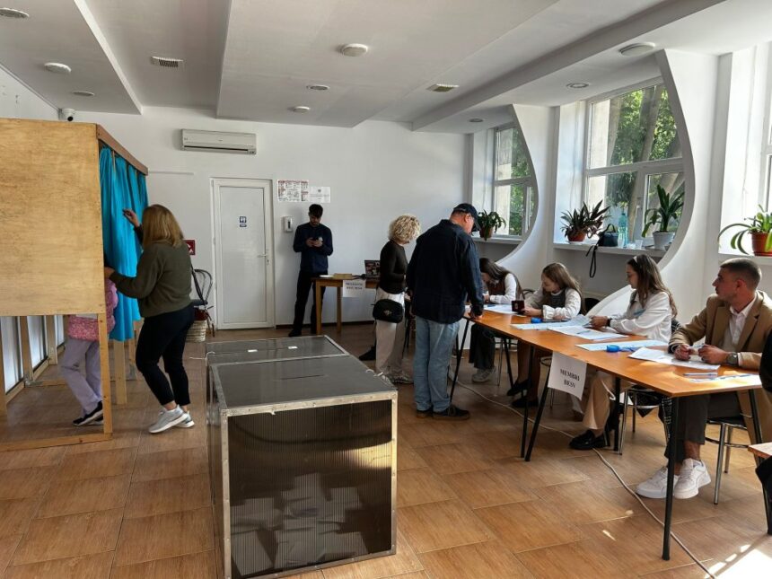 peste 1 000 de cetateni moldoveni au votat deja la sectia deschisa la constanta 68d955d53b210