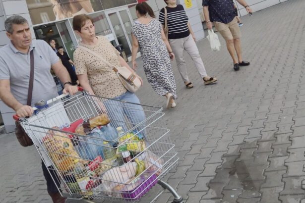 petre costel resemnat in postura de pensionar 68cabaaed6818