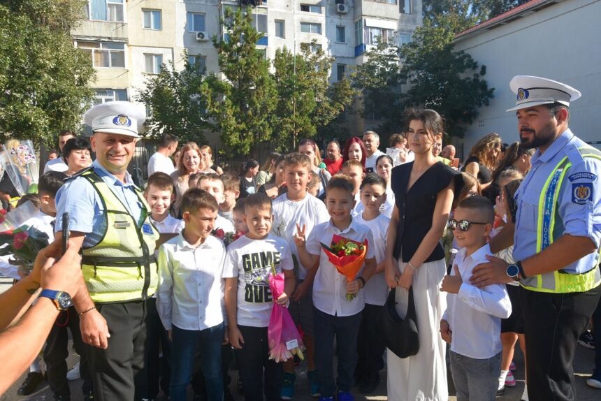 politia locala constanta alaturi de elevi si in acest an scolar 68be9c6cc3f03