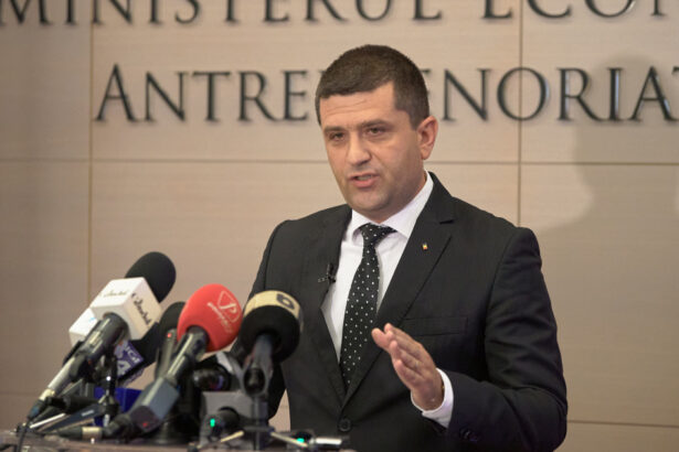 radu miruta sunt primari care au devenit principalii angajatori din comuna ce spune ministrul economiei de reducerea posturilor 68b56f6ba6d56