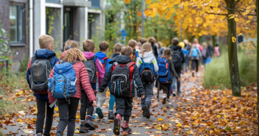 Raport OECD: 16% dintre copii și peste 32% dintre adolescenții din România nu frecventează școala 1 raport oecd 16 dintre copii si peste 32 dintre adolescentii din romania nu merg la scoala 68c01a0fe50c9