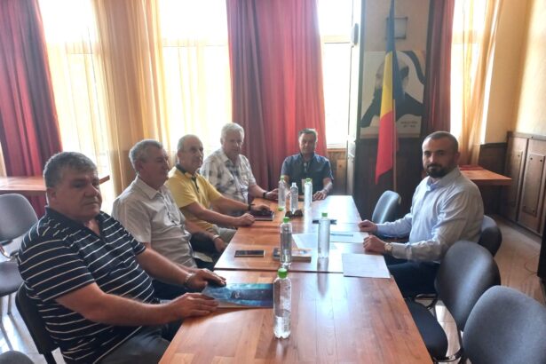 reprezentantii sindicatelor si organizatiilor de rezervisti din judetul constanta s au intalnit cu senatorul aur nicolae vlahu ce au discutat 68baaf0fe557d