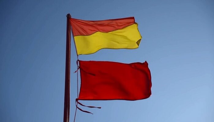Salvamarii au arborat astăzi STEAGUL ROȘU pe toate plajele din Eforie 1 salvamarii au arborat si astazi steagul rosu pe toate plajele din eforie 68be60962d273