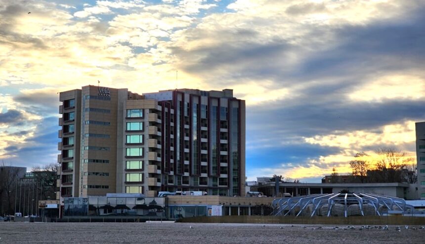 SC Vega Turism SA solicită insolvența. Nea Mărin Miliardar a fost filmat în hotelul Vega din Mamaia. 1 sc vega turism sa isi cere insolventa in hotelul vega din mamaia s a filmat nea marin miliardar 68b545e28ddeb