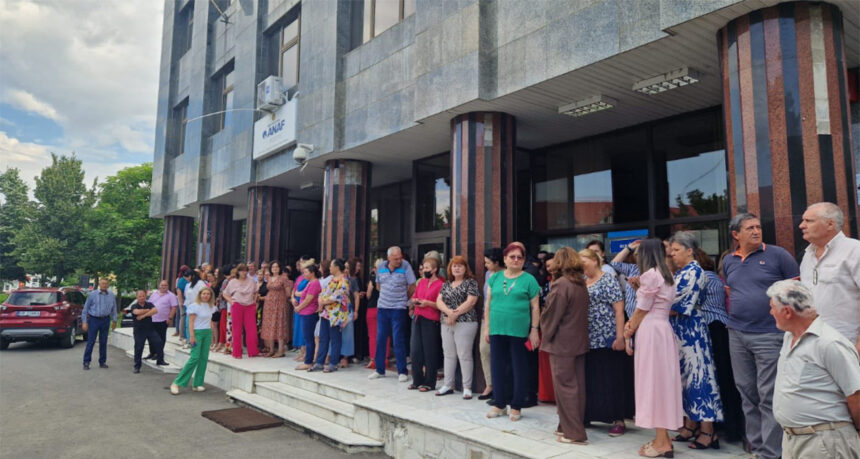 sindicalistii din finante ies in strada anunta pichetarea sediului ministerului finantelor care sunt nemultumirile acestora 68b7e8feeae52