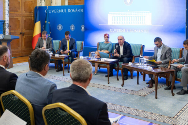 sindicatele din administratie ameninta cu greva generala revoltate de cel mai mare val de concedieri din ultimii 30 de ani 68b70654b4c8c