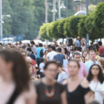 sondaj curs 70 dintre romani cred ca tara merge intr o directie gresita aur depaseste psd si pnl in intentiile de vot 68cffd9d21ef6