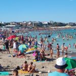 steag galben arborat la eforie nord salvamarii avertizeaza turistii nu depasiti balizele 68be794487424