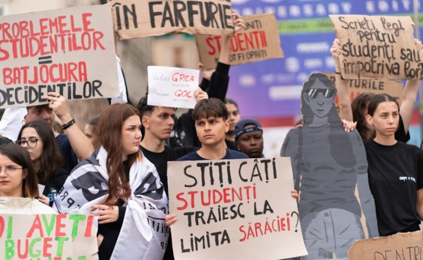 studentii ies in strada in toata tara educatia a fost prima vizata de taierile bugetare 68cad1d154a25