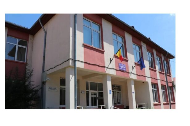 terenul de sport multifunctional de la scoala mircea eliade din cernavoda va fi reabilitat si modernizat 68b707e96e706