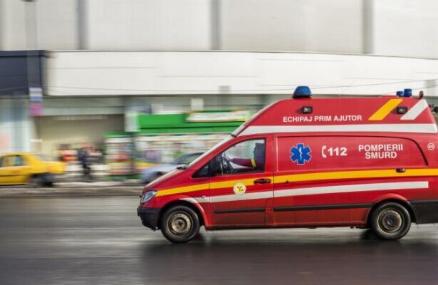 trei autoturisme au fost implicate intr un accident rutier in intersectia de la delfinariu 68cbd27453fba