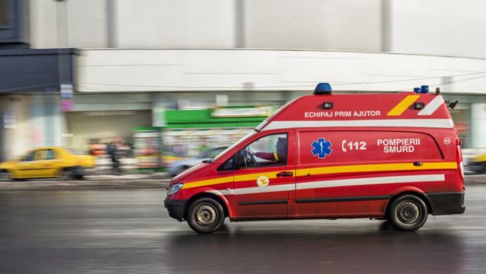 trei autoturisme au fost implicate intr un accident rutier in intersectia de la delfinariu 68cbd27453fba