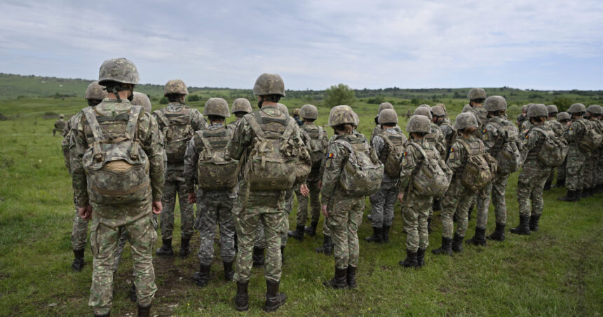 trei romani din patru au o parere buna despre introducerea stagiului militar pe baza de voluntariat sondaj 68ca947552dee
