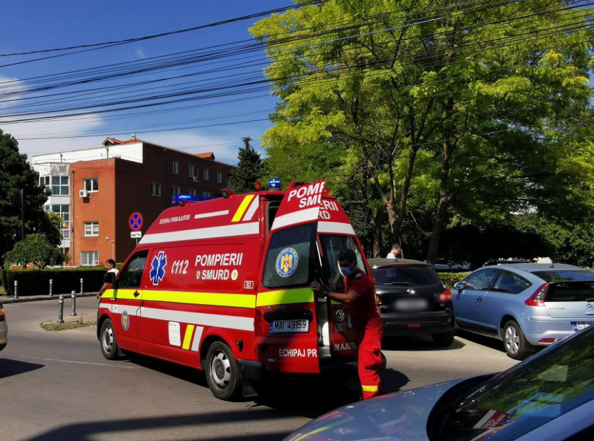 un pieton a fost lovit de un autoturism in zona doraly din constanta 68bfc3bd681de