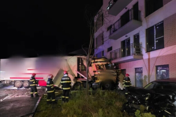 video accident grav in cluj napoca un tir a intrat intr un bloc 68c27346bef27