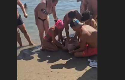 video atentie imagini cu impact emotional barbat resuscitat pe plaja la costinesti 68b804e008d90