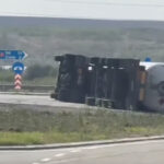 Autocisternă cu metan răsturnată pe DN24A, lângă Bârlad: traficul este blocat, se înregistrează pierderi de gaz, ISU intervine 2 video autocisterna cu metan rasturnata pe dn24a langa barlad traficul este blocat sunt pierderi de gaz isu intervine 68b6f84dbaee2